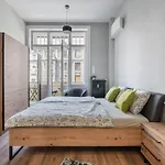 Buenos Boutique - Superb Location, Ac, 2 Bathrooms Διαμέρισμα Βουδαπέστη