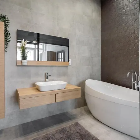 Buenos Boutique - Superb Location, Ac, 2 Bathrooms Daire Budapeşte